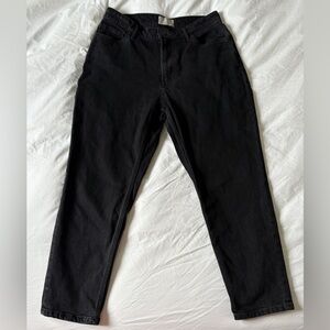 The curvy cheeky jean